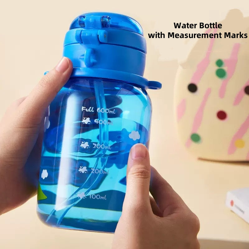 [DFC] High appearance level straw cup for direct drinking, cute and portable, with a shoulder strap for children to go to school, large capacity anti-drop double drinking cup, large capacity 600ML cup Sippy Cup,weight 186g