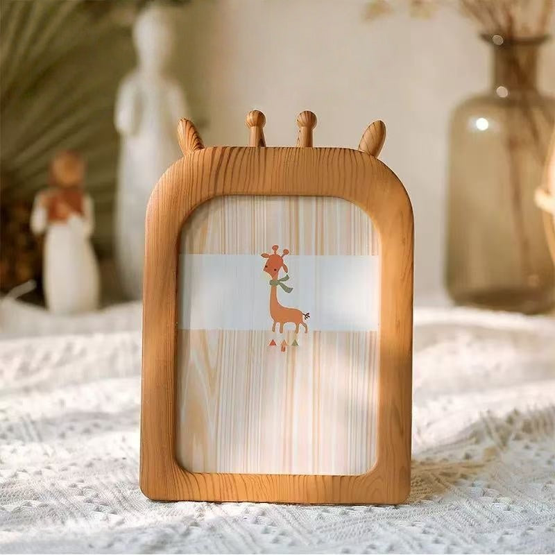 [DFC] 7 Inch Imitation Wood Photo Frame Dual-Sided Kids & Family Picture Frame with Cute Animal Designs (Giraffe, Mouse, Bear) Durable Plastic Desktop or Wall-Mounted for Nursery, Home Decor