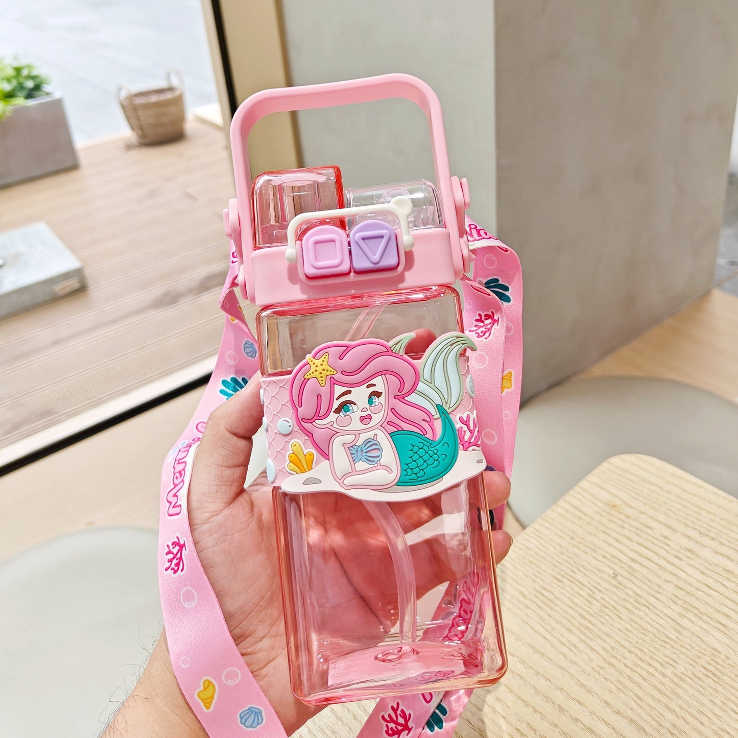 [DFC] Cartoon plastic cups Cute double drink cups Portable children's training cups with straps Weight 226g